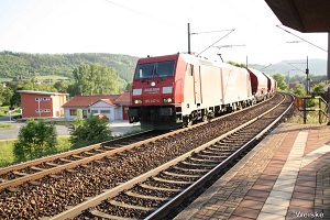 Gterzug in Richtung Saalfeld